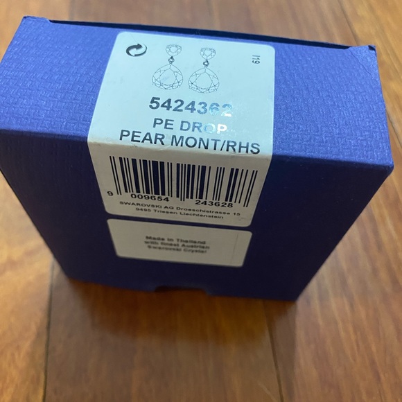 Swarovski Vintage Teal drop Pierced Earrings - Picture 4 of 7